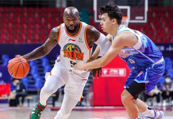 股市配资 耍大牌！昔日超级外援称自己排CBA前四，上赛季场均22次出手砍30+